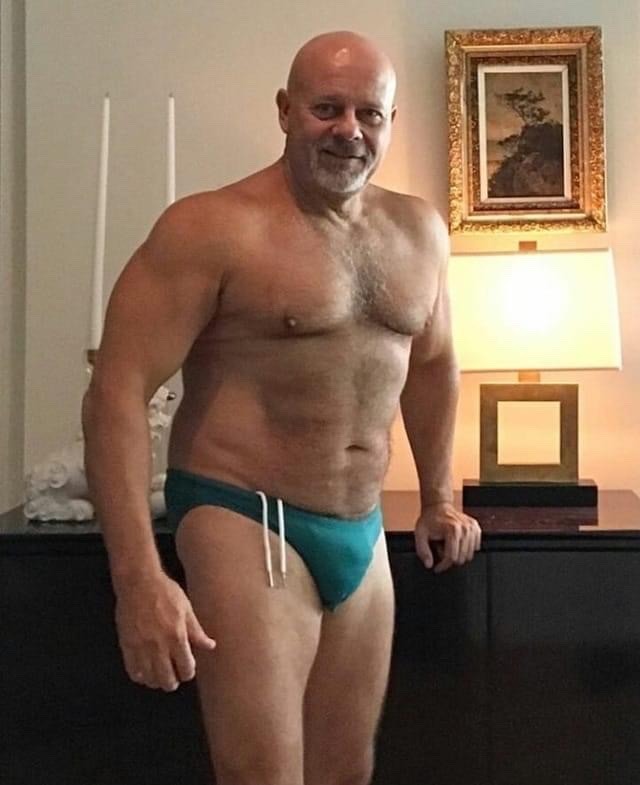 7 Confident Ways for Fat Men to Rock a Speedo